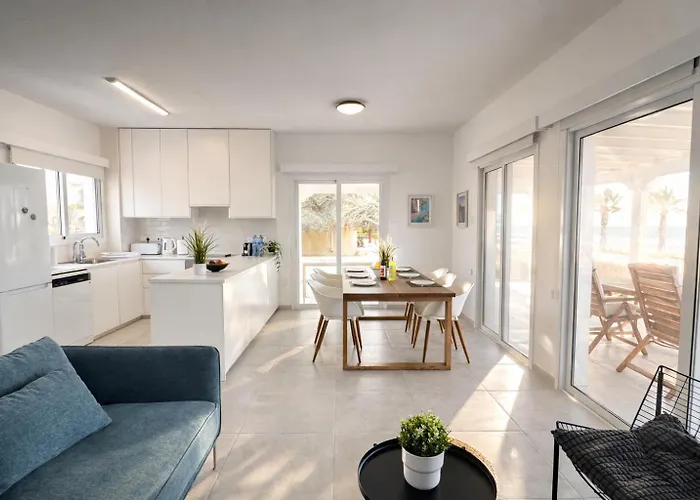 Sandy Beachfront 3br - Αγία Νάπα