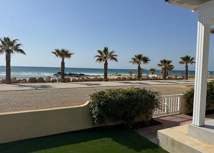 Sandy Beachfront 3br - Βίλα