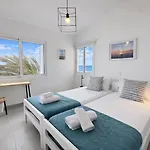 Sandy Beachfront 3br - * Aya Napa