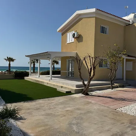 Villa Sandy Beachfront 3br - *